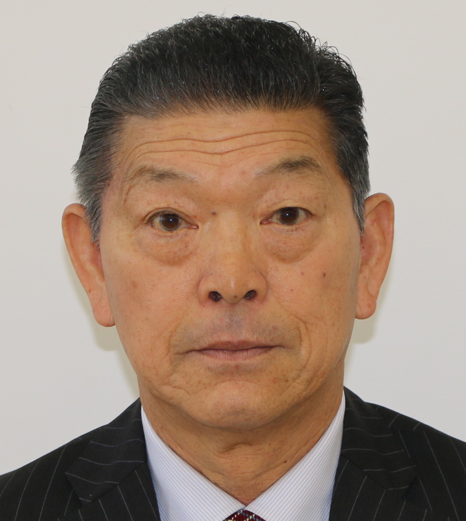 高橋輝彦