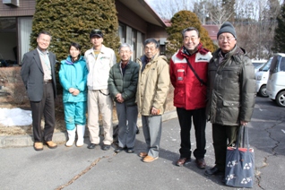 山梨県水産技術センター忍野支所前