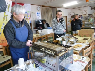 西湖観光協会が町おこしに企画したクニマス焼